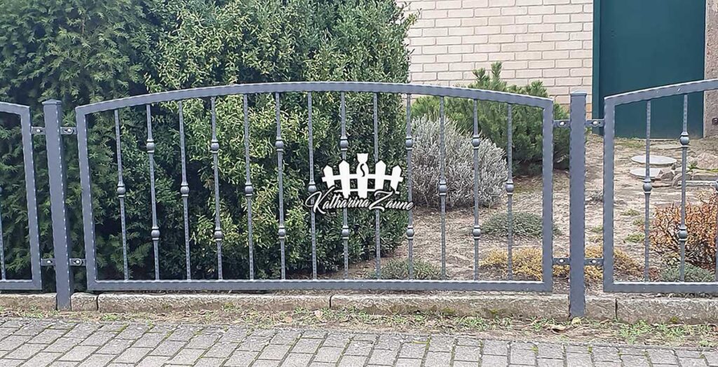 Zaun aus Polen mit Hammerschlag-Effekt